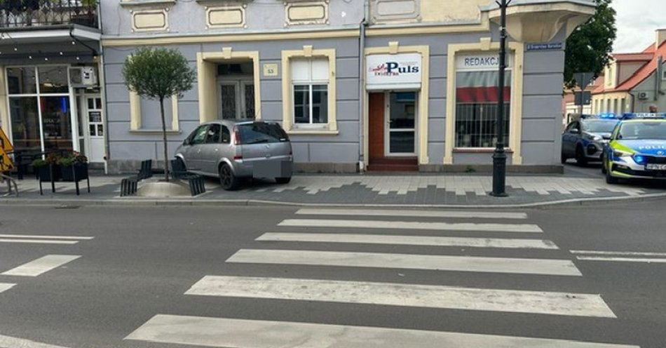 zdjęcie: Nietrzeźwy mężczyzna bez uprawnień ukradł samochód byłej partnerki i doprowadził do kolizji / fot. KPP w Kwidzynie