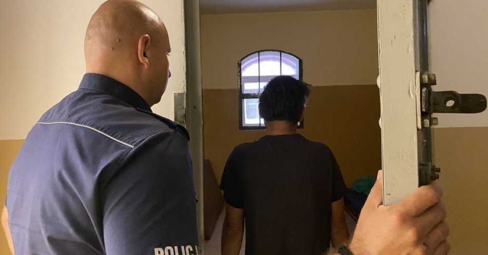 zdjęcie: Policjanci odzyskali telefon komórkowy i zatrzymali 49-latka odpowiedzialnego za kradzież / fot. KPP w Kwidzynie