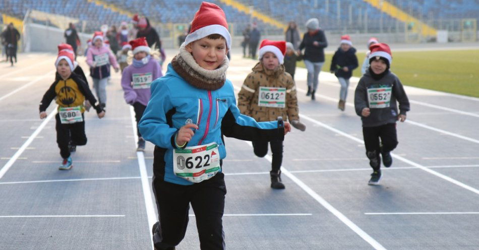 zdjęcie: Przed nami największy Bieg Mikołajkowy na stadionowej bieżni! / fot. nadesłane