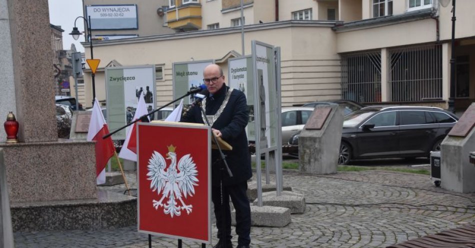 zdjęcie: Uczcili pamięć Marszałka w rocznicę urodzin / fot. UM Grudziądz