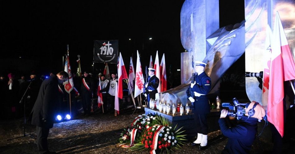 zdjęcie: W Gdyni odbyły się uroczystości z okazji 52. rocznicy Grudnia '70 / fot. PAP