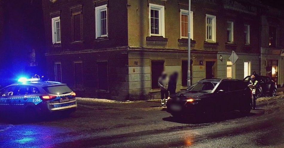 zdjęcie: Wypadek z udziałem niechronionego uczestnika ruchu drogowego. Tym razem to pieszy wtargnął pod jadący pojazd / fot. KMP w Wałbrzychu