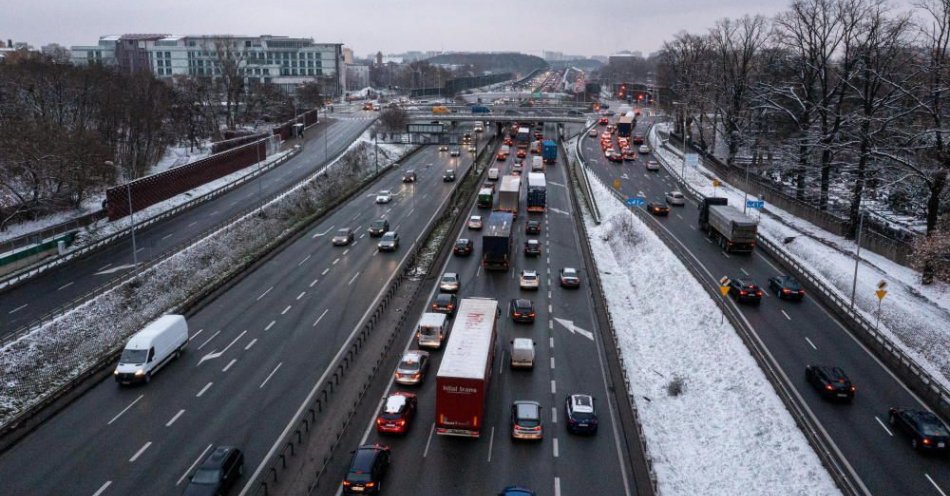 zdjęcie: Od 17 stycznia wzrosną stawki za tzw. kilometrówki / fot. PAP