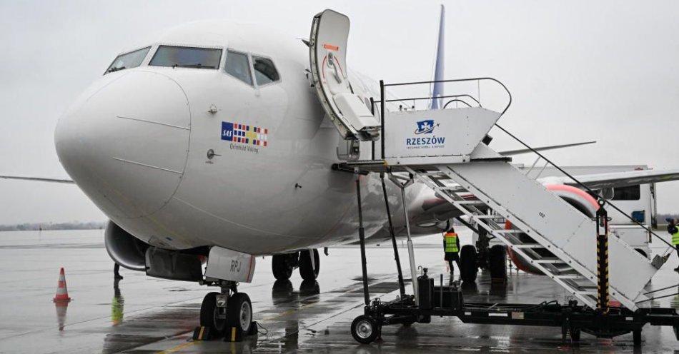 zdjęcie: Z Jasionki odleciał kolejny transport pacjentów z Ukrainy / fot. PAP