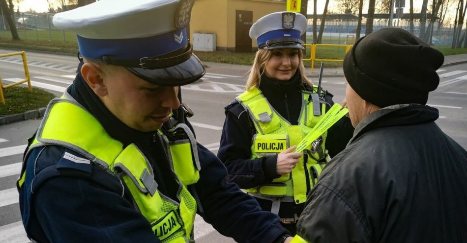 zdjęcie: Nośmy odblaski – bądźmy widoczni / fot. KPP Hajnówka