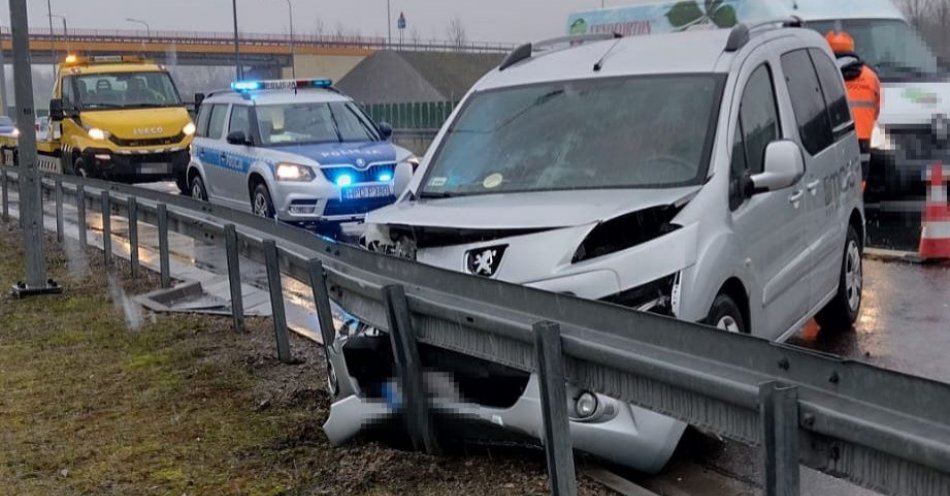 zdjęcie: Trudne warunki pogodowe - zachowajmy ostrożność na drodze! / fot. KPP Puławy