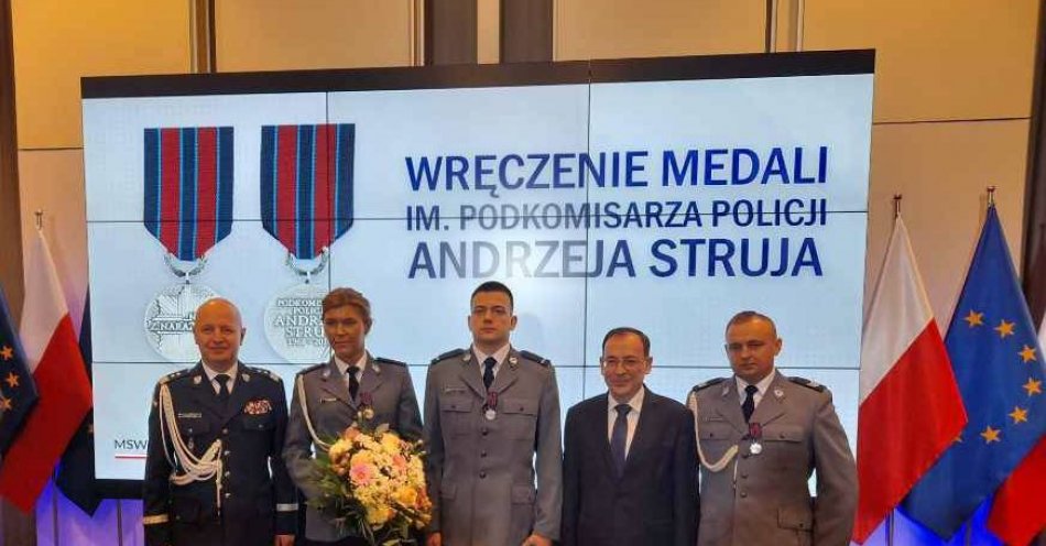 zdjęcie: Pabianiccy policjanci uhonorowani medalem im. podkomisarza Andrzeja Struja / fot. KPP w Pabianicach