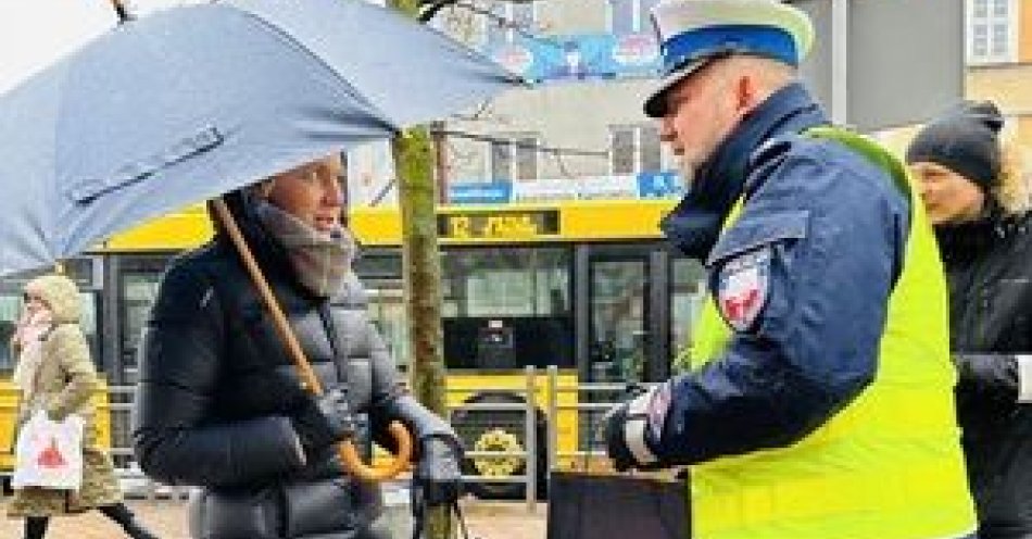 zdjęcie: Kto ma odblask na sobie, ten ratuje swoje życie i zdrowie / fot. KPP w Stargardzie