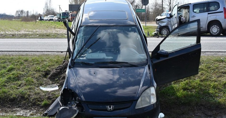 zdjęcie: Wjechał na skrzyżowanie pomimo znaku Stop / fot. KMP Biała Podlaska