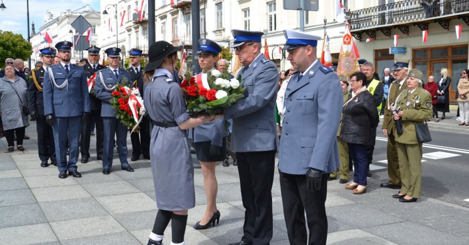 zdjęcie: Uroczyste obchody 232. rocznicy uchwalenia Konstytucji 3 Maja / fot. KMP w Piotrkowie Trybunalskim