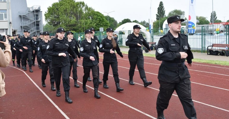 zdjęcie: Przepiękna „Defilada klas mundurowych” w „Hipolicie” / fot. KPP Śrem