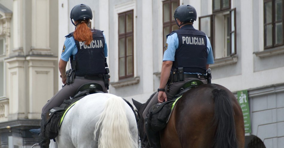 zdjęcie: Policjanci skutecznie zatamowali krwotok rannemu mężczyźnie / pixabay/7478459