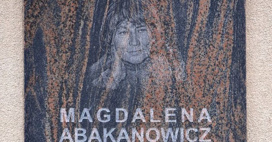 zdjęcie: Google Doodle uhonorowało wybitną polską artystkę - Magdalenę Abakanowicz / Adrian Grycuk/(CC BY-SA 3.0 PL)/https://creativecommons.org/licenses/by-sa/3.0/pl/deed.en