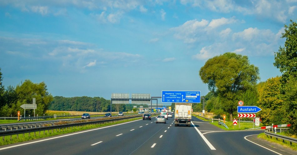 zdjęcie: 102 km/h w obszarze zabudowanym to ryzykowna i kosztowna prędkość / pixabay/1667225