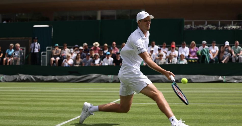 zdjęcie: Wimbledon - w niedzielę Hurkacz po raz szósty zagra z Djokovicem / fot. PAP