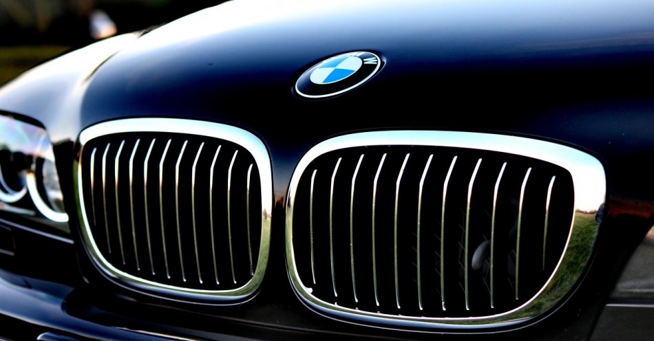 zdjęcie: BMW bez przedniej tablicy rejestracyjnej / pixabay/1838744