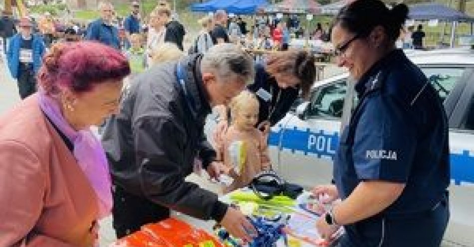 zdjęcie: Razem po sprawność, by stanąć na nogi- festyn charytatywny z udziałem stargardzkich policjantów / fot. KPP w Stargardzie