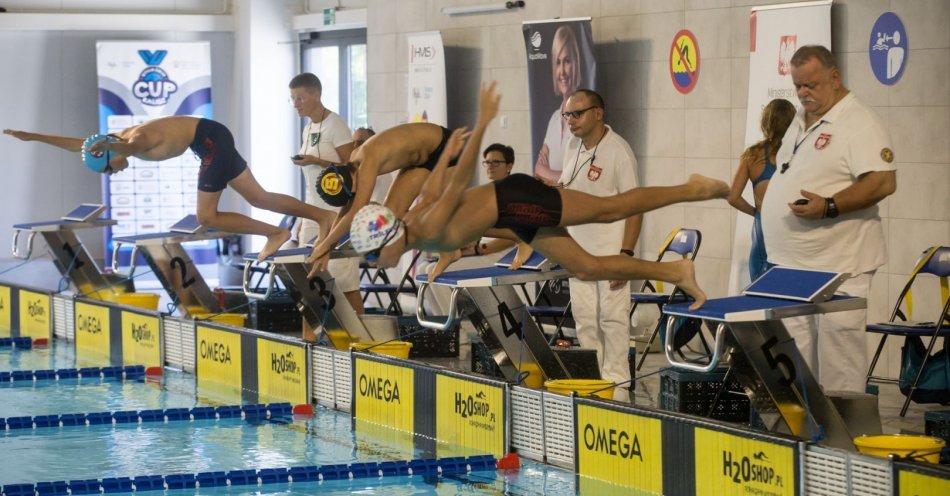 zdjęcie: Pierwsze medale Otylia Swim Cup rozdane! Młodzi pływacy z całej Polski rywalizują na zawodach u Otylii Jędrzejczak / fot. nadesłane