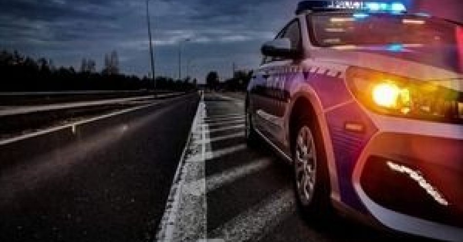 zdjęcie: Jechał drogą S-8 aż 201km/h, został zatrzymany przez patrol SPEED i ukarany mandatem w kwocie 2500zł oraz 15 pkt karnymi / fot. KPP w Ostrowi Mazowieckiej