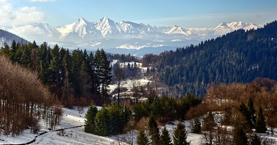 zdjęcie: Bardzo trudne warunki turystyczne; panuje mróz i silny wiatr / pixabay/3517197