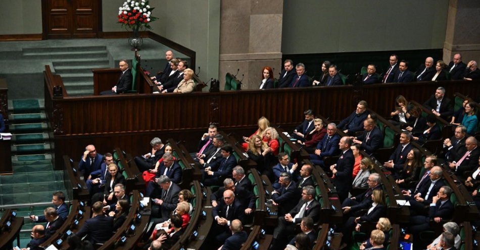 zdjęcie: Posłowie X kadencji złożyli ślubowanie / fot. PAP