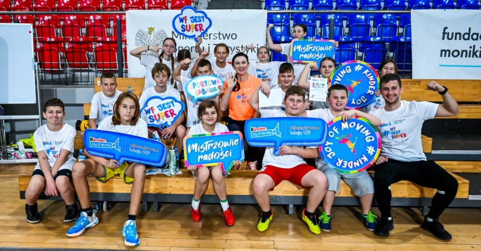 zdjęcie: Monika Pyrek zachęcała tłumy dzieci do sportu w hali siatkarskich mistrzów / fot. Justyna Matjasi