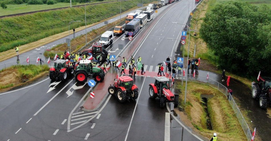 zdjęcie: Rolnicy w czwartek zablokują przejście w Medyce / fot. PAP