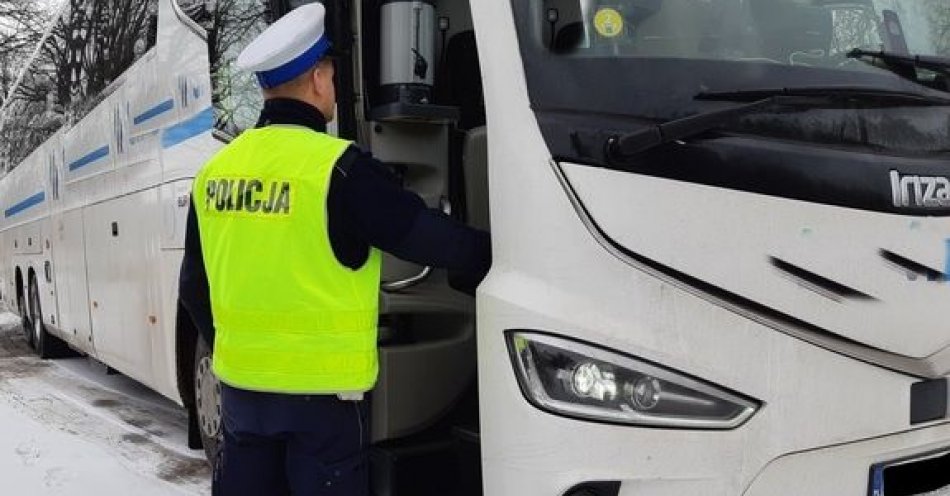 zdjęcie: Autobusem bez uprawnień / fot. KPP w Opocznie