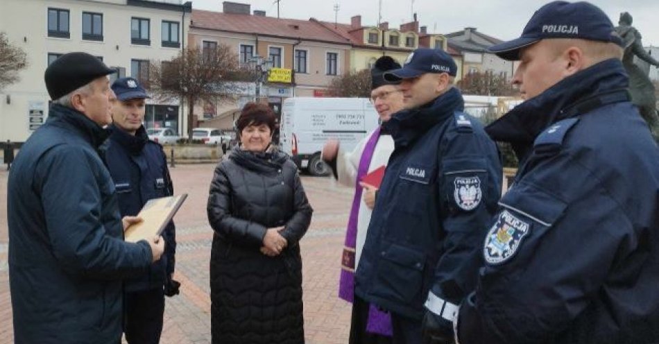 zdjęcie: Nowy radiowóz dla wareckich policjantów / fot. KPP w Grójcu