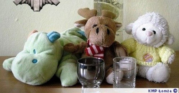 Pijana z dziećmi na sali zabaw