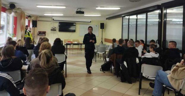 Zostań zachodniopomorskim policjantem - spotkanie w świdwińskim Zespole Szkół Rolniczych
