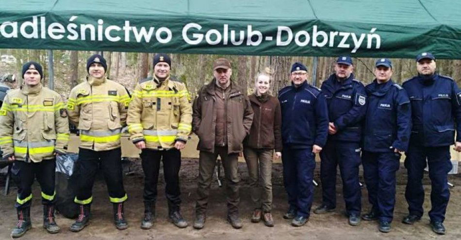 zdjęcie: Łączą nas drzewa / fot. KPP w Golubiu-Dobrzyniu