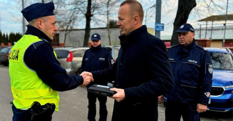 zdjęcie: Cztery nowe radiowozy dla policji w powiecie goleniowskim / fot. KPP w Goleniowie