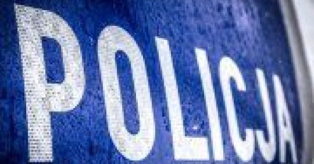 Uszkodził kamieniem dwie szyby w pojeździe