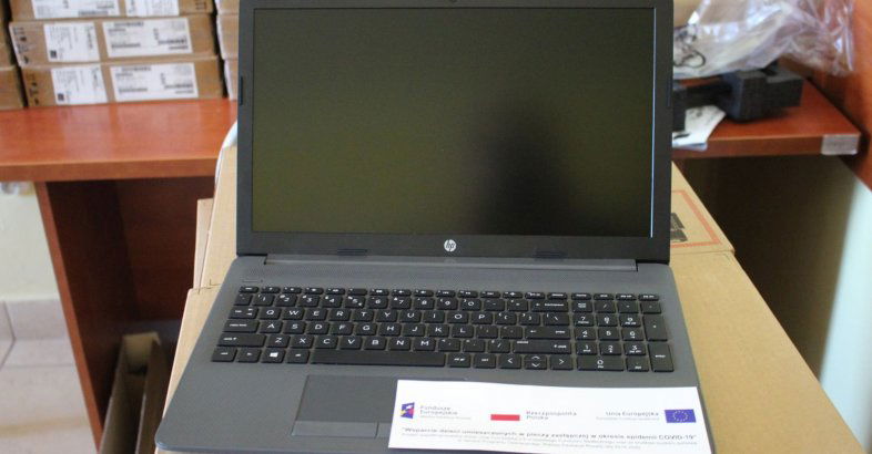 zdjęcie: Miasto zakupiło kolejne laptopy do zdalnej nauki / fot. nadesłane