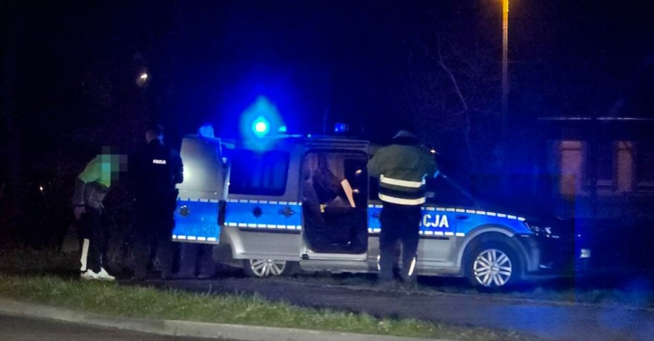 zdjęcie: Szczęśliwy finał nocnych poszukiwań- mężczyzna został odnaleziony cały i zdrowy / fot. KPP w Kamieniu Pomorskim