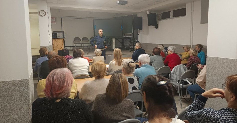 zdjęcie: Seniorzy rozmawiali o bezpieczeństwie w Sierakowie / fot. KPP Międzychód