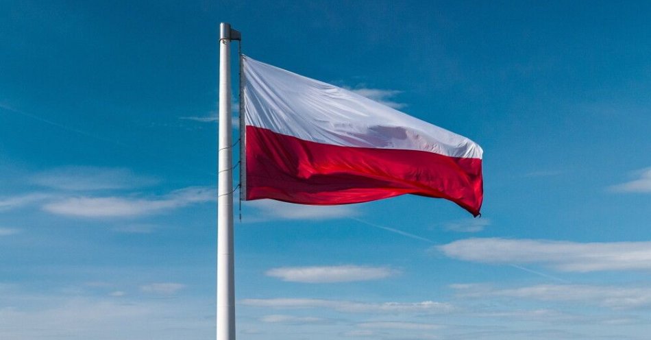 zdjęcie: 2 maja obchodzimy Dzień Flagi RP / fot. PAP
