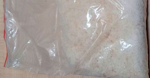 Zabronione środki ukryła w piecu kaflowym