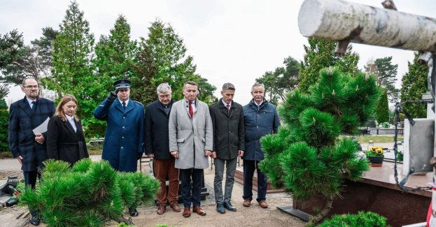 Hołd dla ofiar zbrodni katyńskiej