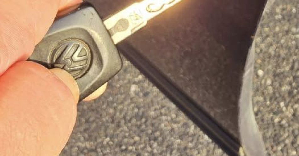 zdjęcie: Klienci zatrzymali nietrzeźwą kierującą vw polo w Elblągu / fot. KMP w Elblągu