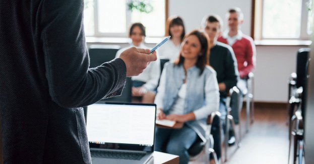 Podwyżki powinny być na kontach większości nauczycieli w marcu