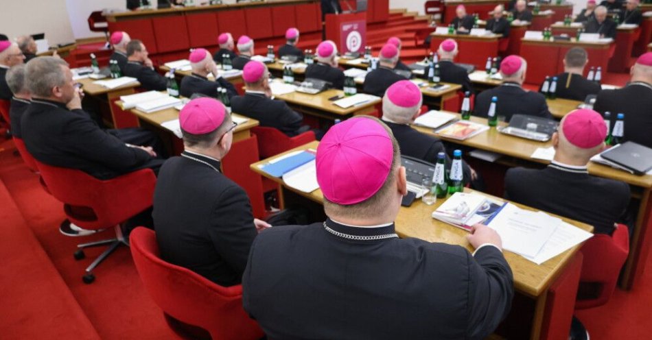 zdjęcie: Episkopat ustanowił Komisję niezależnych ekspertów do zbadania zjawiska pedofilii w Kościele / Warszawa, 10.03.2026. 404. Zebranie Plenarne Konferencji Episkopatu Polski, 10 bm. w siedzibie Sekretariatu w Warszawie. (ad) PAP/Albert Zawada