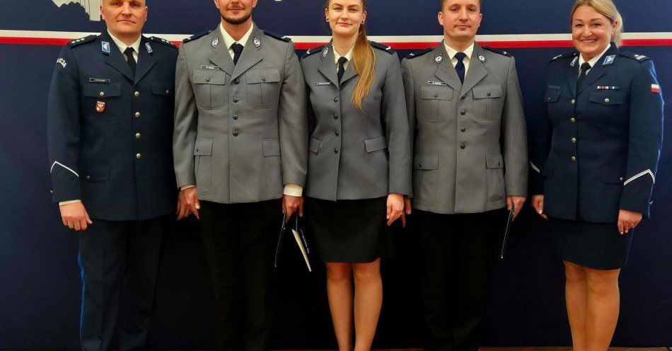 zdjęcie: Kętrzyn policjanci awansowali na stopień sierżanta / fot. KPP w Kętrzynie