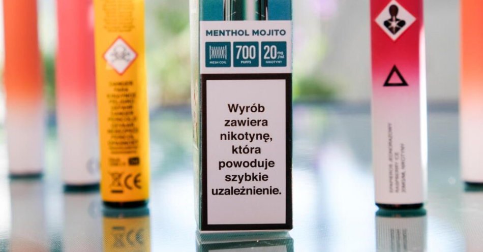 zdjęcie: Od 5 lipca nowe zakazy dotyczące sprzedaży e-papierosów i palenia / fot. PAP
