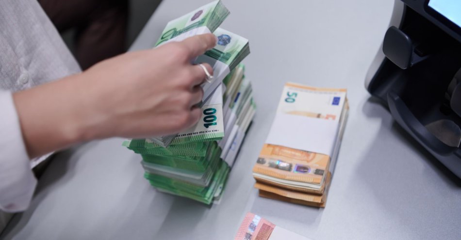 zdjęcie: 100 milionów z pożyczek unijnych trafiło do przedsiębiorców w regionie / v10701963