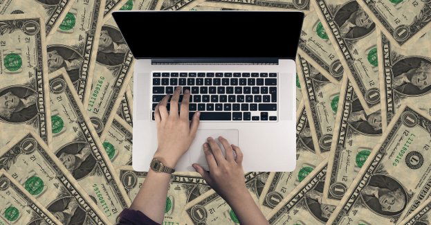 77-latka chciała zainwestować pieniądze w Internecie - straciła 270 tysięcy złotych