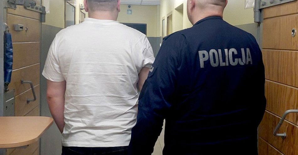 zdjęcie: Nocna kontrola w Podkowie Leśnej. Dwaj zatrzymani z narkotykami / fot. KPP w Grodzisku Mazowieckim