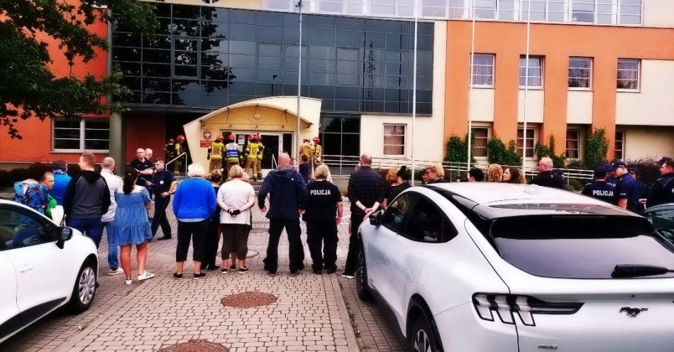 zdjęcie: Pożar w budynku tomaszowskiej komendy Policji / fot. KPP w Tomaszowie Mazowieckim