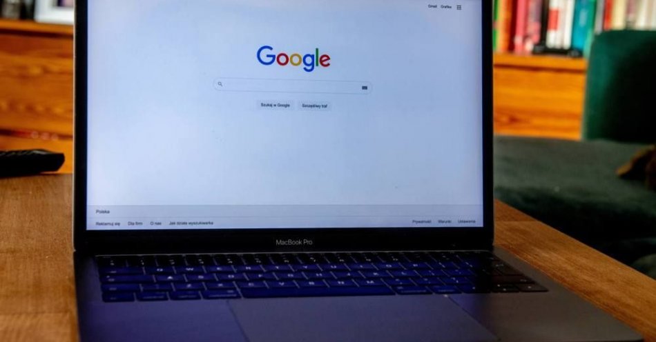 zdjęcie: Po konsultacji z RPD firma Google wprowadza innowacje zapobiegające samobójstwom / fot. PAP